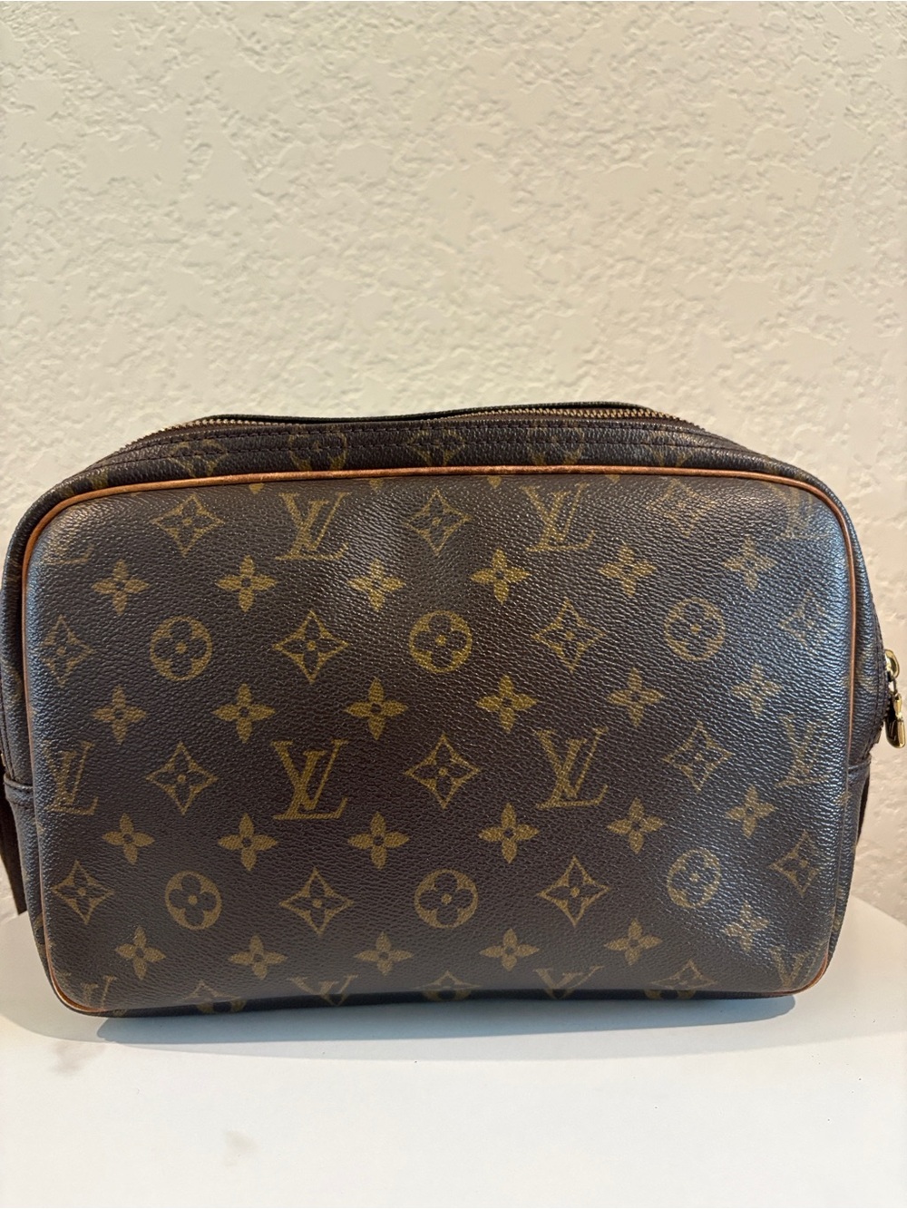 Louis Vuitton Reporter PM
Brown Monogram Crossbody Bag - Picture 2 of 15